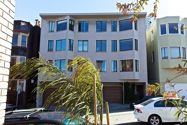 Building Photo - 785 Bay St