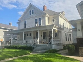 Building Photo - 817 1/2 W Wayne St