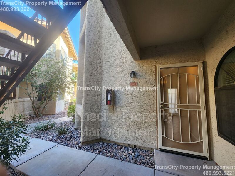 Foto principal - 930 N Mesa Dr