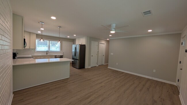 Building Photo - 540 Stell Rd