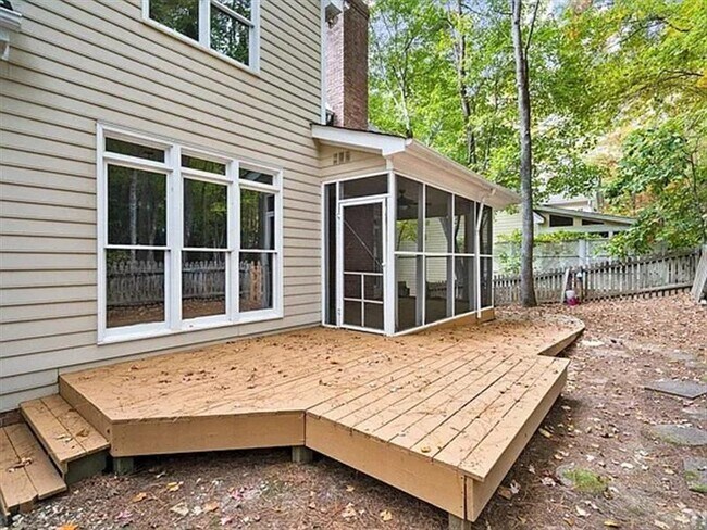 Building Photo - Apex Sweet Home F1