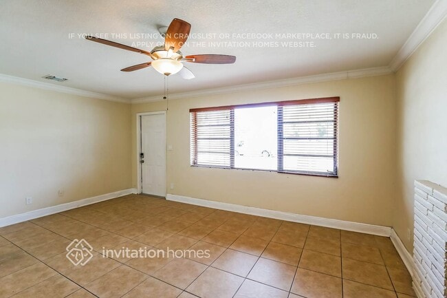 Building Photo - 725 Caddie Pl