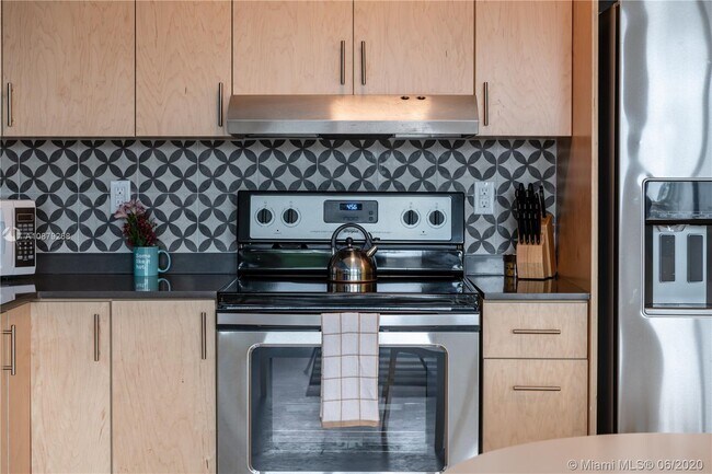 Foto del edificio - 761 NW 1st St