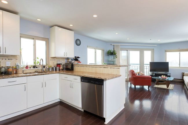 Kitchen - 104 North St