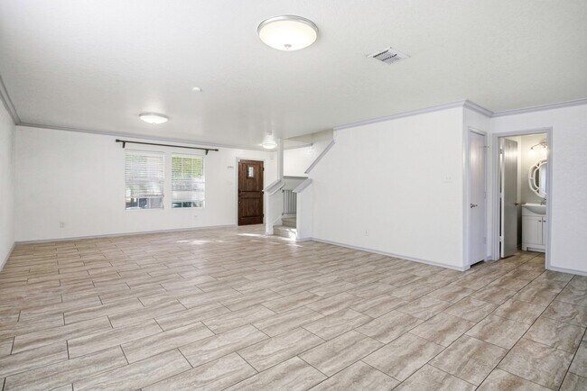 Building Photo - 414 Spruce Breeze