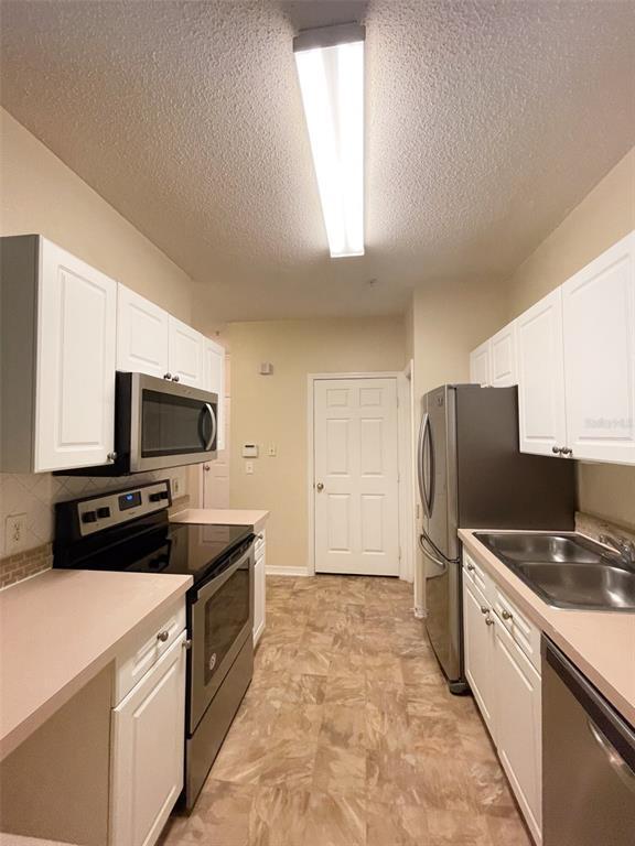 Foto del edificio - 18001 Richmond Pl Dr