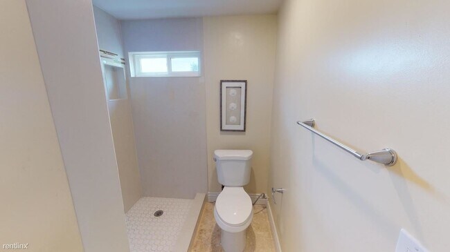 Building Photo - 1 br, 1 bath House - 2070 Rosecrans St Pri...