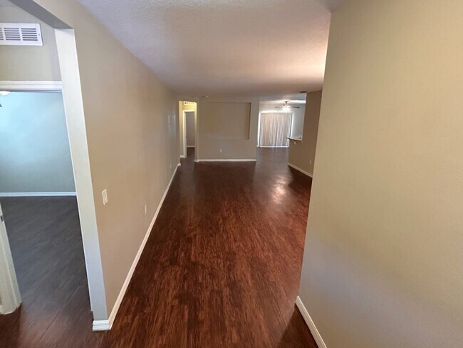 Foto del edificio - 13352 Clarence Ln