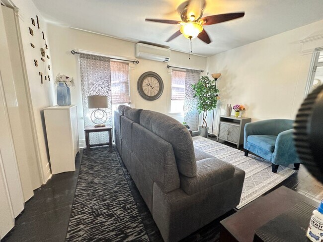 Foto del edificio - New Rochelle Fully Furnished Beauty