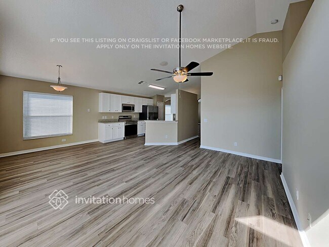 Building Photo - 13733 Hawkeye Dr