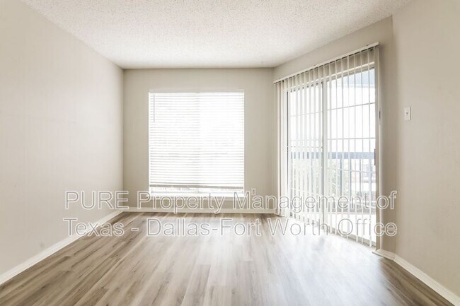 Foto del edificio - 18333 Roehampton Dr