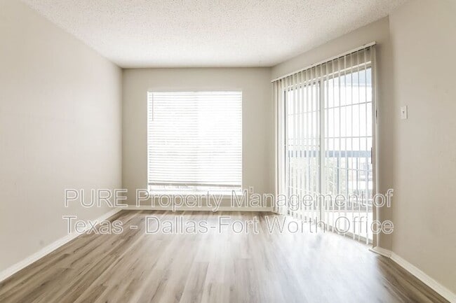 Photo - 18333 Roehampton Dr Apartment