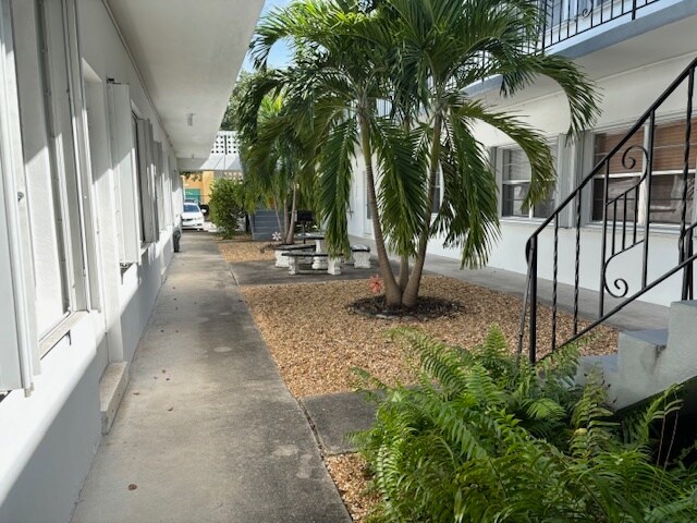 Foto del edificio - 1710 Madison St