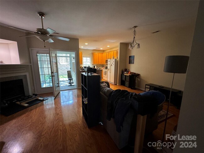Foto del edificio - 10969 Princeton Village Dr