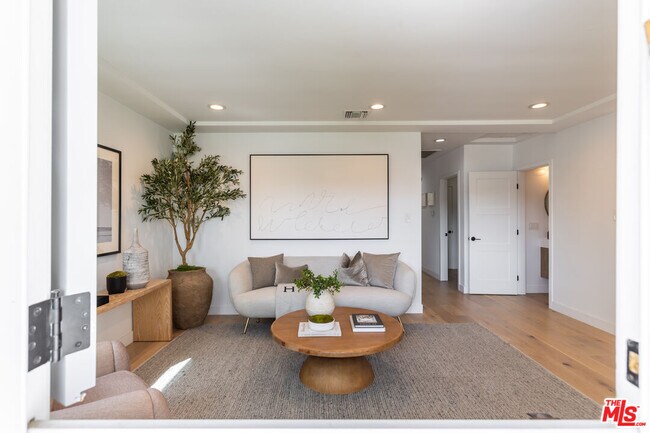 Foto del edificio - 3840 Lyceum Ave