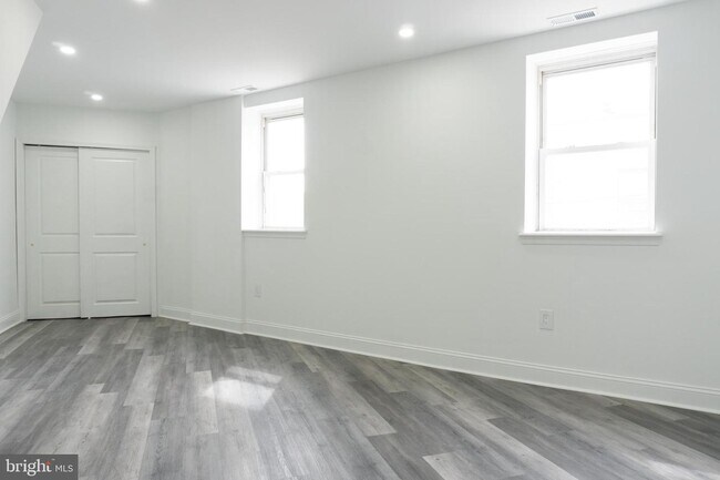 Building Photo - 2541 S Clarion St