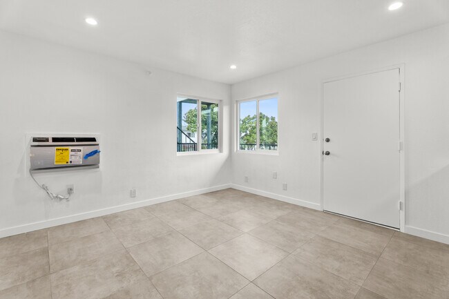 Foto del edificio - 12612 Kornblum Ave