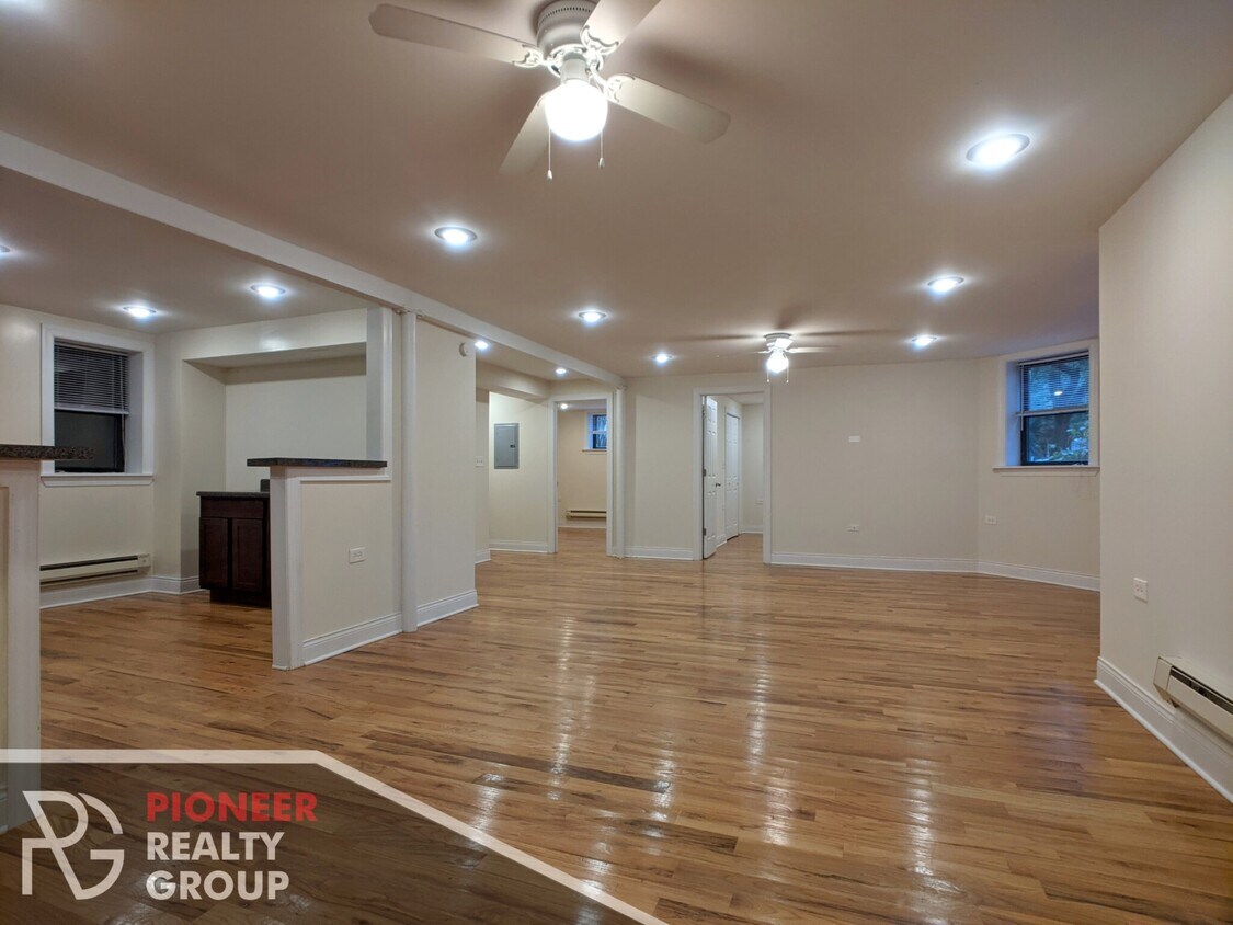 Foto principal - 1129 W Oakdale Ave