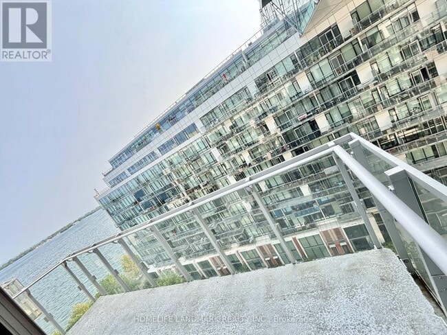 Building Photo - 39-1039 Queens Quay E