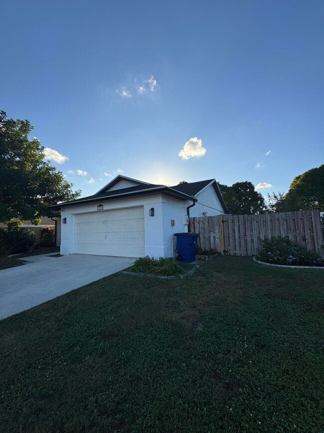 Building Photo - 1371 Thornbank Ln