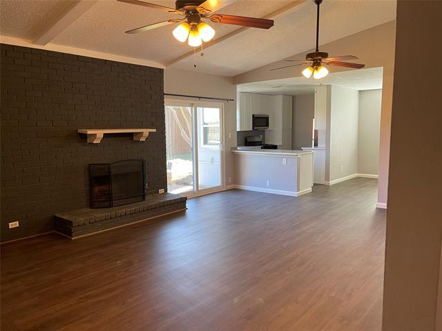 Foto del edificio - 1104 Brush Creek Dr