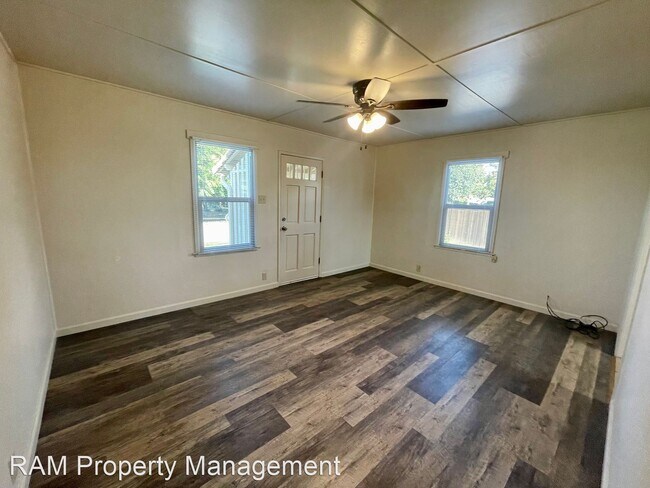 Foto del edificio - 2 br, 1 bath House - 11 Valaire Dr