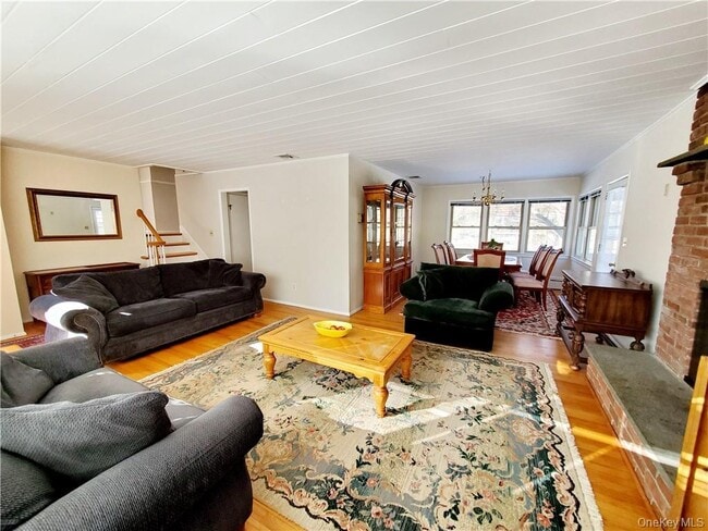 Building Photo - 215 Harriman Rd