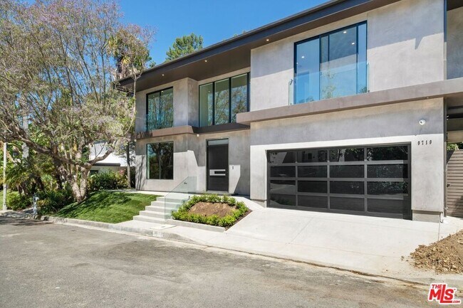 Building Photo - 9719 Blantyre Dr