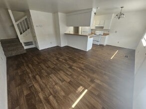 Building Photo - 504 Jeanell Dr