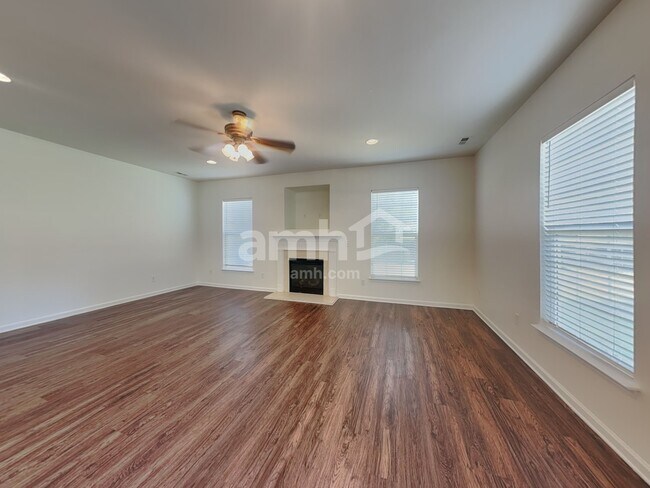 Foto del edificio - 6923 Babbling Brook Ln