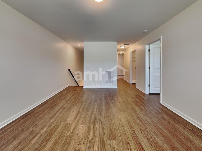 Building Photo - 122 Orion Way