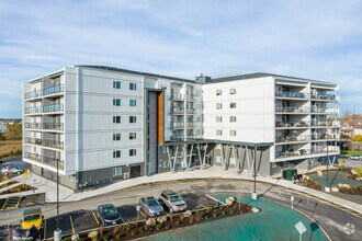 Building Photo - Eagle Pointe