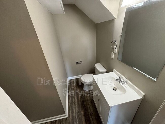 Building Photo - 2215 Mcgregor Pl