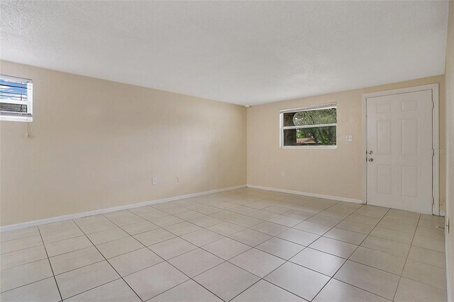 Foto del edificio - 607 Camino Ct
