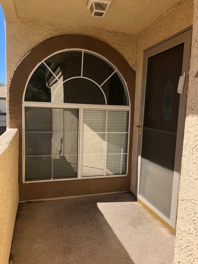 Foto del edificio - Fantastic 2 Bedroom Condo with Attached Ga...