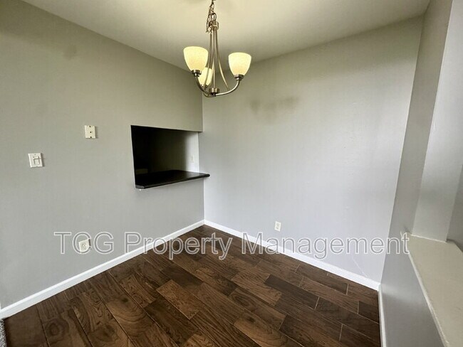 Foto del edificio - 606 E McKinley Rd