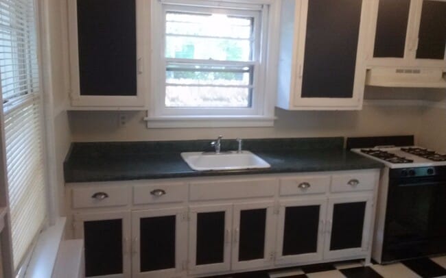 Building Photo - Classic 3 Bedroom Brick Rancher in Henrico...