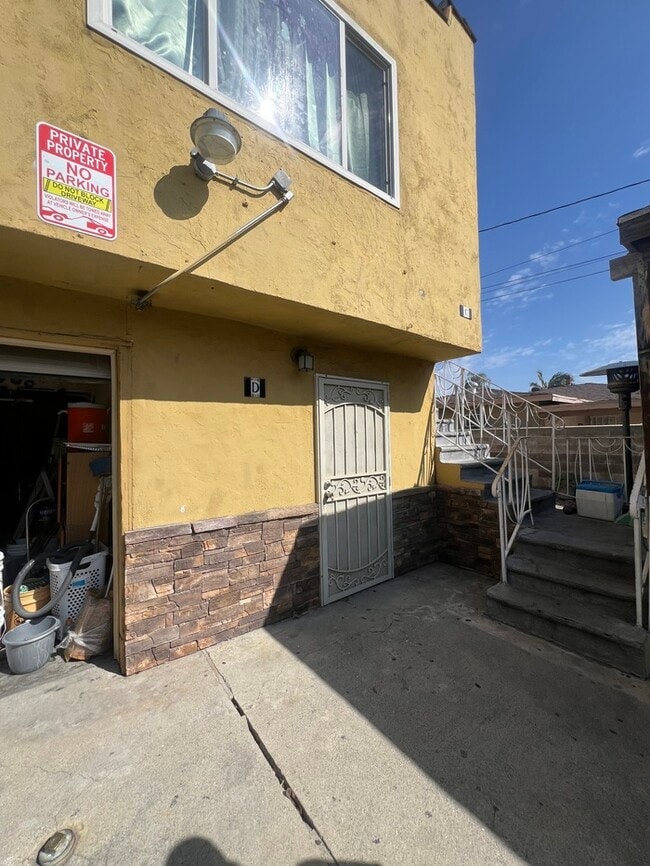 Photo - Charming Studio with Parking in Huntington... House