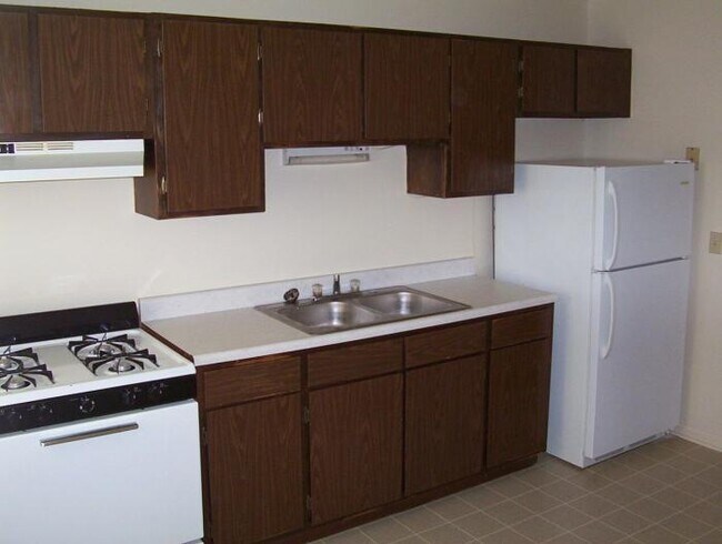 Foto del edificio - 3 bedroom in Madisonville KY 42431