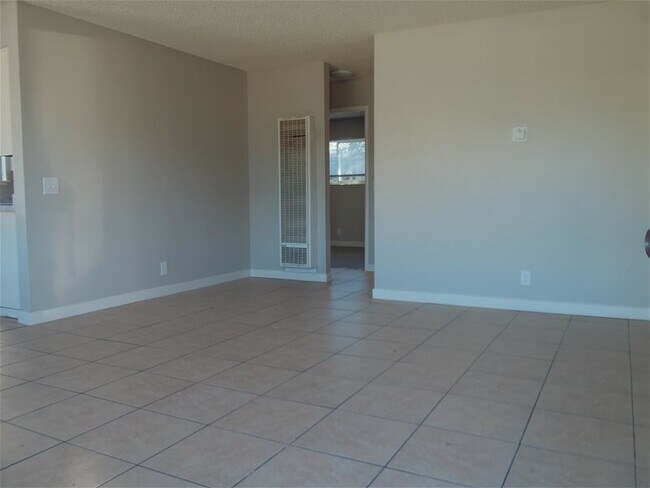Foto del edificio - 934 S Barrett Rd