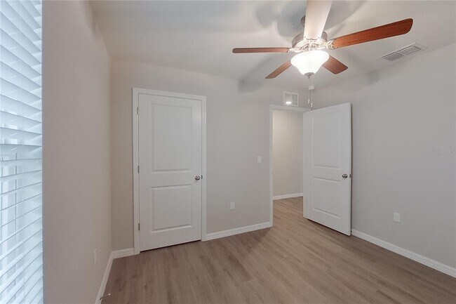 Building Photo - 8627 SW 43rd Ter