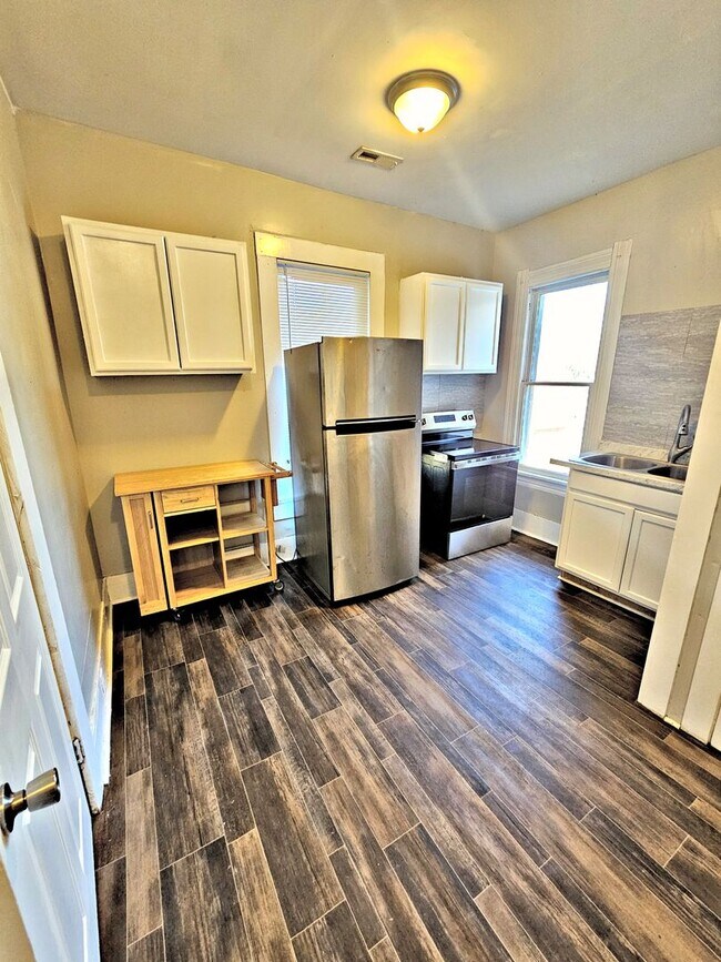 Foto del edificio - 613 3rd Ave SW