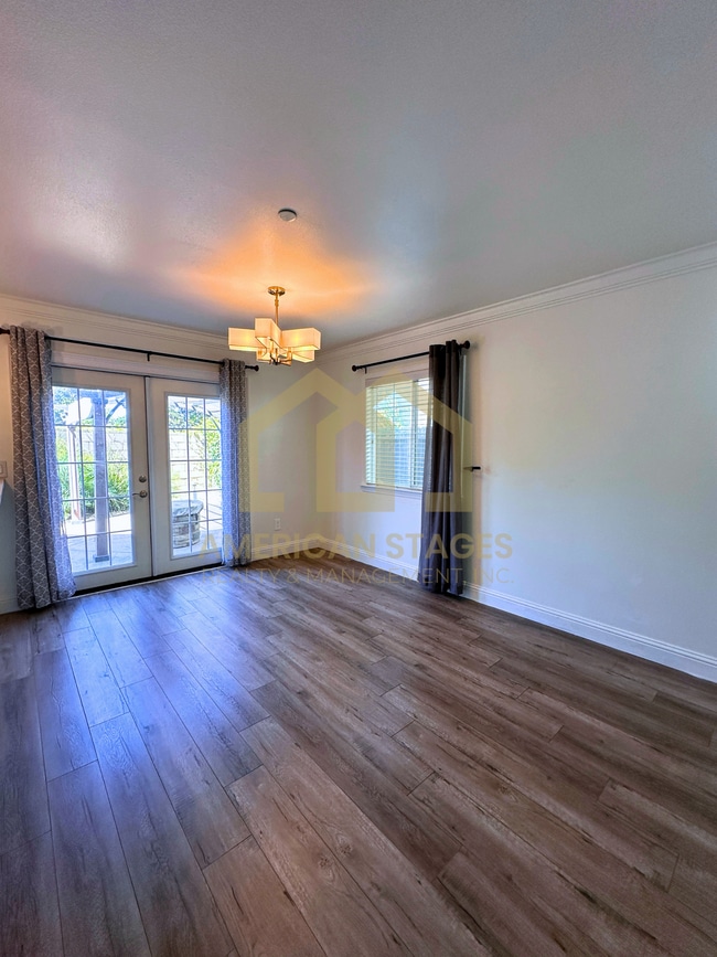 Foto del edificio - 1441 Crown Cir