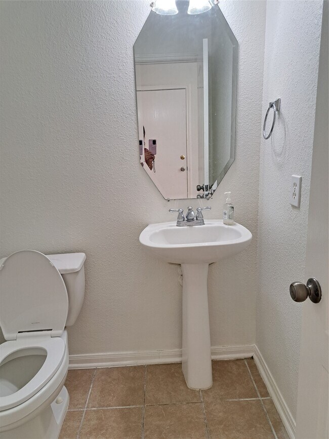 Foto del edificio - 13134 Stratford Skies Ln