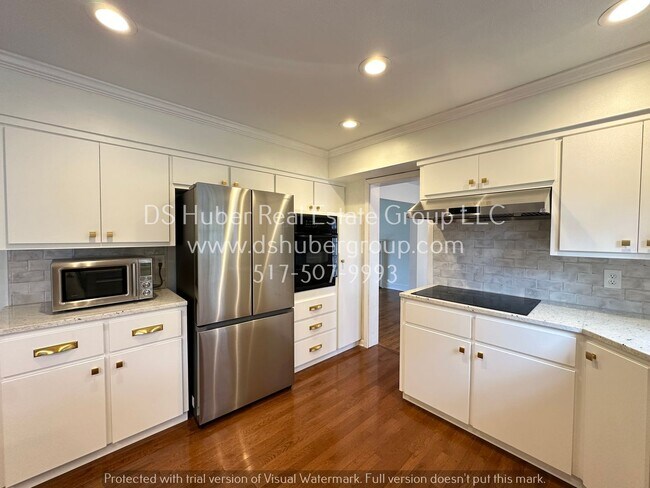 Building Photo - 4496 Oakwood Dr
