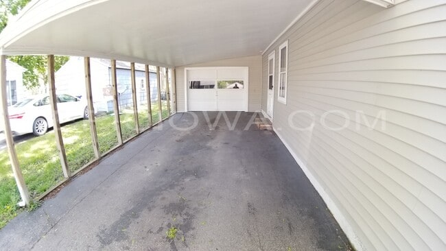 Foto del edificio - 3723 G Ave NE