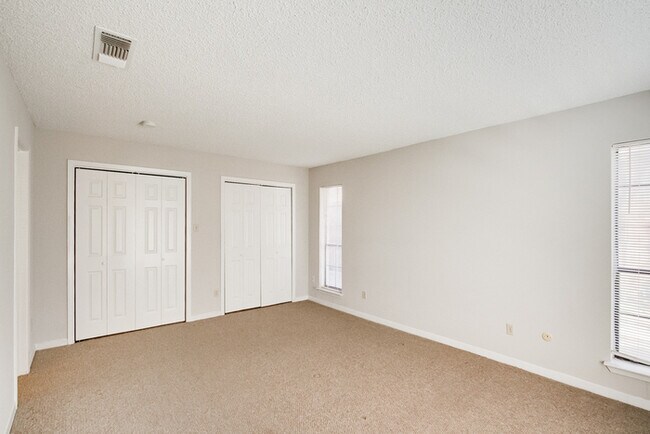Foto del edificio - No Application Fees* $500 Off 1st Months R...