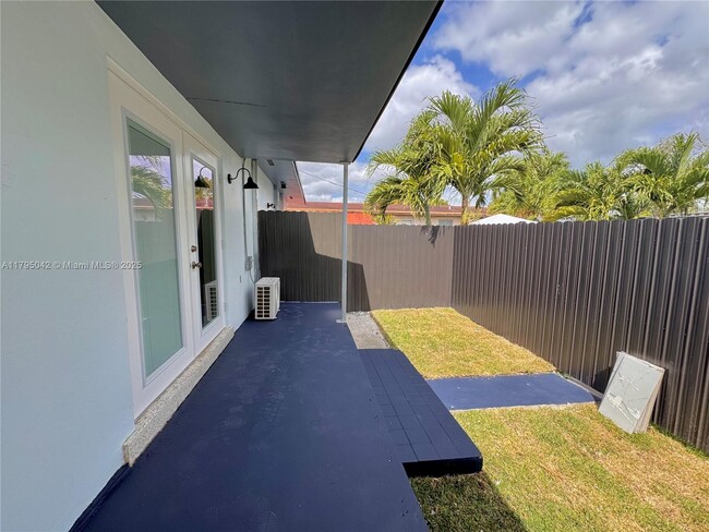 Foto del edificio - 7135 SW 22nd St