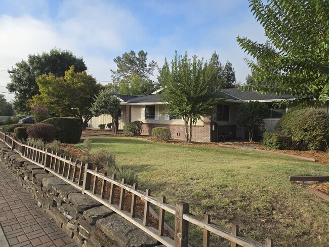 Building Photo - Single Level Alamo Rental near Roundhill G...