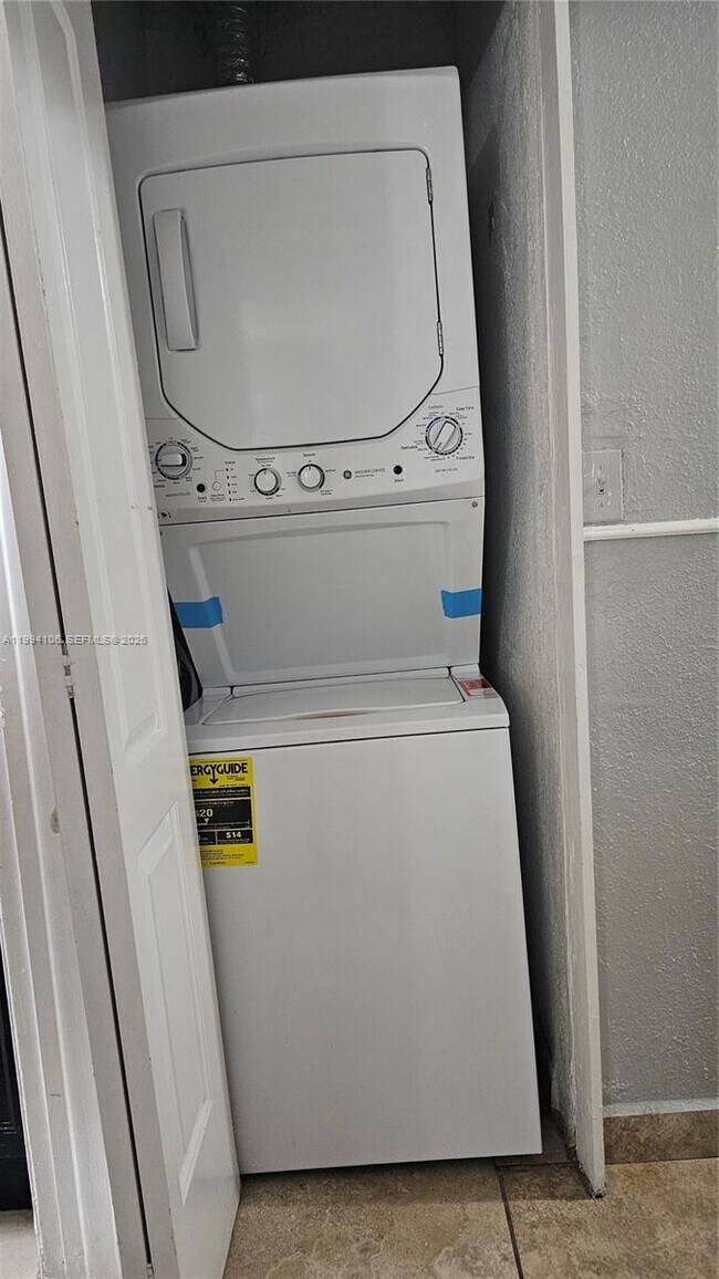 Foto del edificio - 8075 NW 7th St